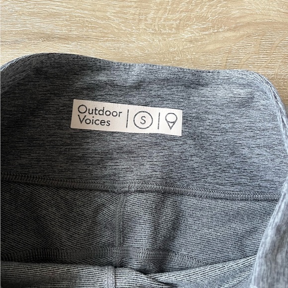 Outdoor Voices 3/4 Two-Tone leggings size S Athleisure - Picture 2 of 5